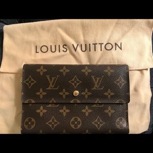 Authentic Louis Vuitton Pochette Passport Wallet
